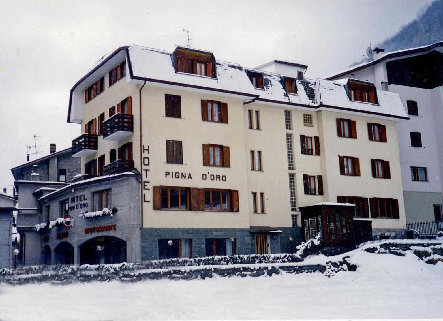 Hotel Pigna D'Oro Chiesa in Valmalenco Εξωτερικό φωτογραφία