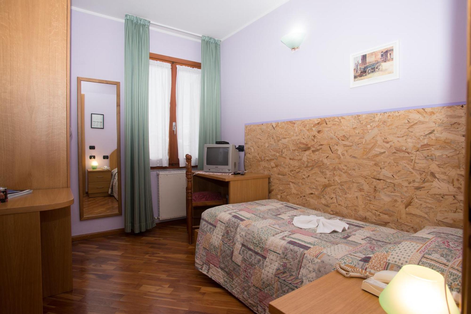 Hotel Pigna D'Oro Chiesa in Valmalenco Εξωτερικό φωτογραφία